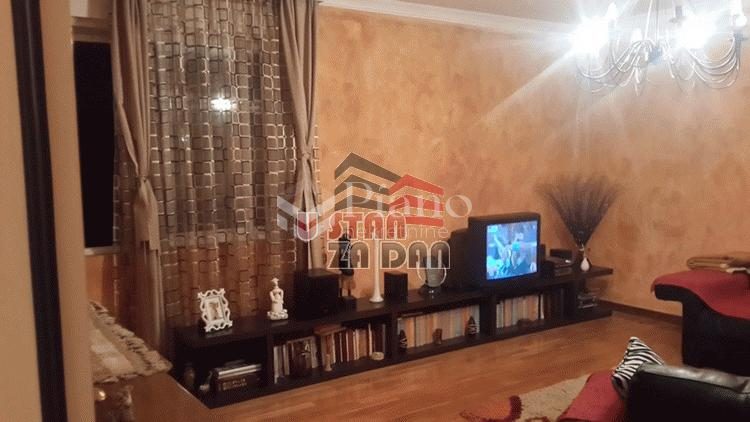 Dvosoban namješten stan u kući u Zagoriču